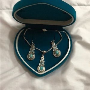 Earrings n chain with pendent